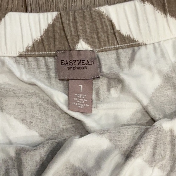 Chico's Easywear Tan White Pull On Chevron Maxi Skirt Casual Size 1/Medium - Picture 2 of 5